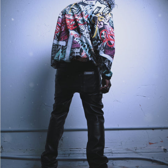 video of a JCB ULTRA model using different poses to show off the city chaos 1/4 pullover by JCB ULTRA. 